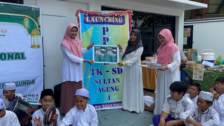 Kepala Sekolah Resmikan PPDB SD Islam Sultan Agung 4 Tahun ajaran 2025/2026  Bertepatan dengan Hari Santri