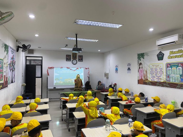 SD ISLAM SULTAN AGUNG 4 JADI TUAN RUMAH UNTUK KUNJUNGAN TK ISLAM SULTAN AGUNG 1 DENGAN TEMA TRANSISI TK KE SD